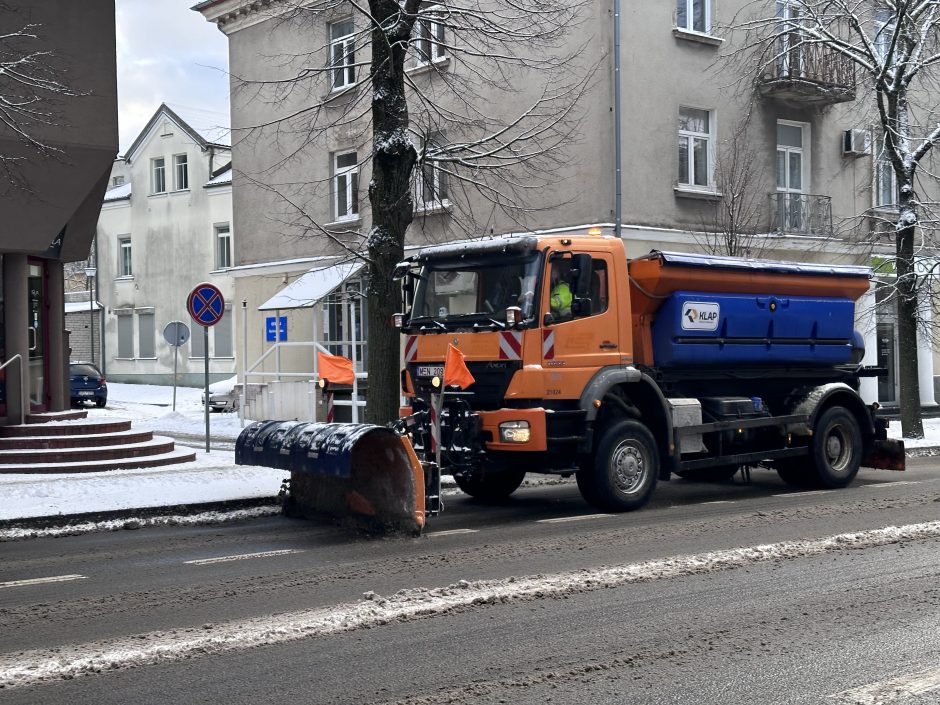 Po pirmo sniego – paralyžius keliuose