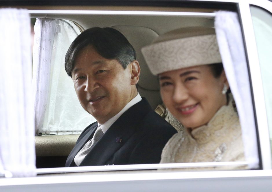 Japonijos imperatorius Akihito oficialiai atsisakė sosto