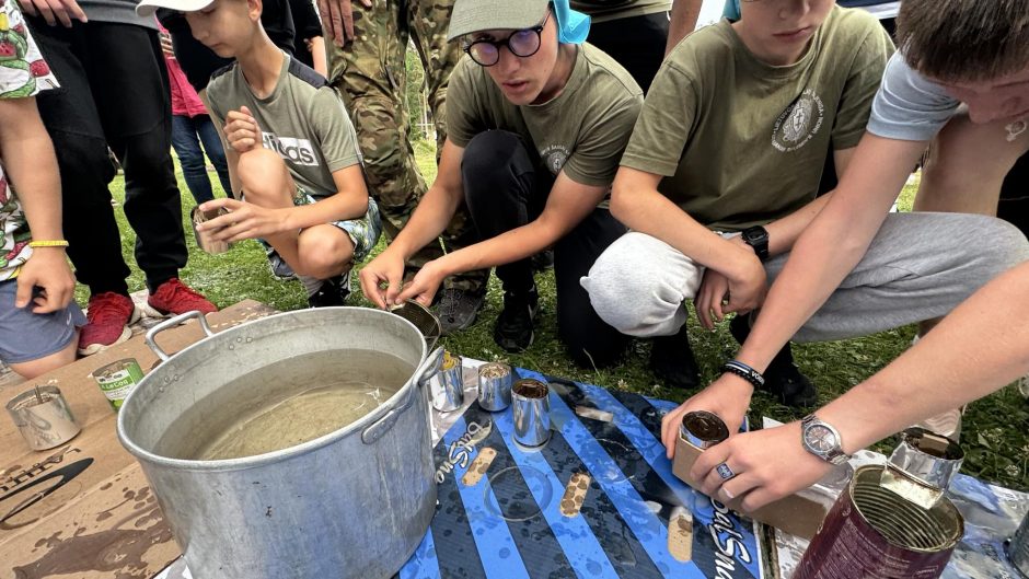 Kuo užimti vaikus per rudens atostogas? Jaunųjų šaulių tėvams toks klausimas nekyla