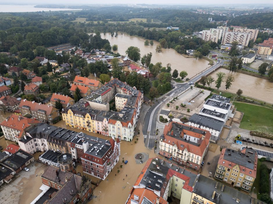 Ministerija keliaujantiems į Rytų ir Vidurio Europą pataria imtis atsargumo priemonių