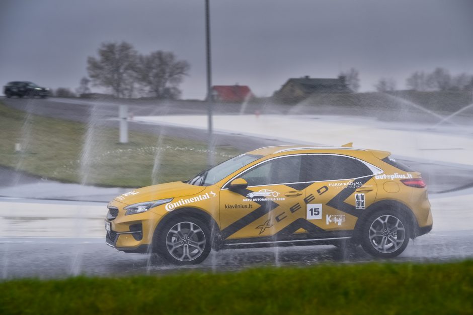 Galiūnų dvikova metų automobilio rinkimuose: purvynų karalius prieš lenktynininką