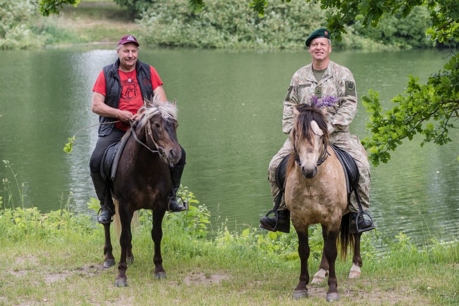 Kretingoje – neįprastas vaizdas: gatvėmis risnojo žemaitukų būrys