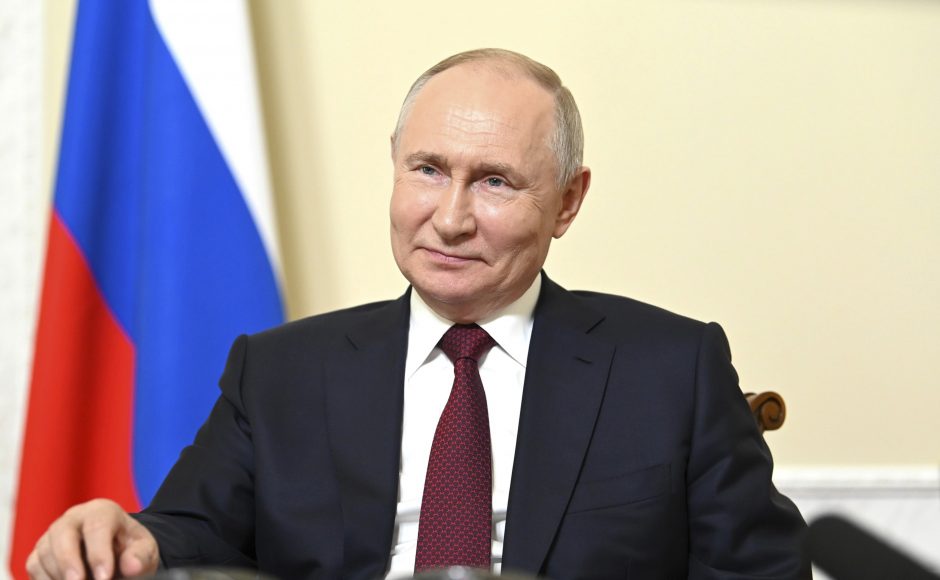 V. Putinas gina kritikų įkalinimus karo Ukrainoje metu