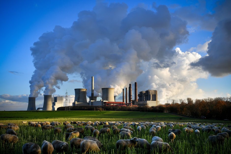 Pasaulyje didėja išmetamo anglies dioksido kiekis