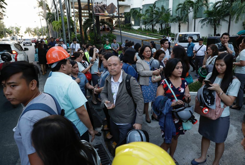 Filipinuose per žemės drebėjimą žuvo mažiausiai aštuoni žmonės