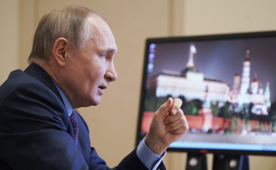 Rusija teigia besitikinti išvengti Vakarų interneto milžinių draudimo
