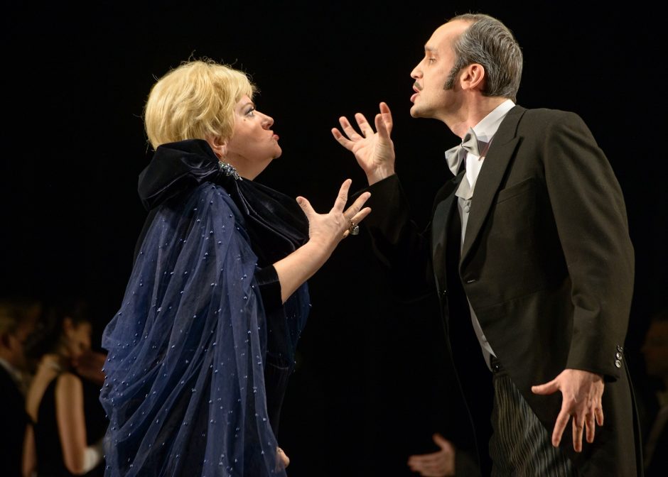 Į teatro sceną sugrįžusi 