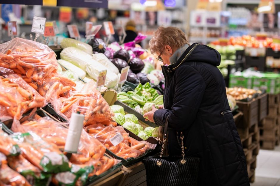 „Maximoje“ senjorai lankosi rečiau, bet perka daugiau