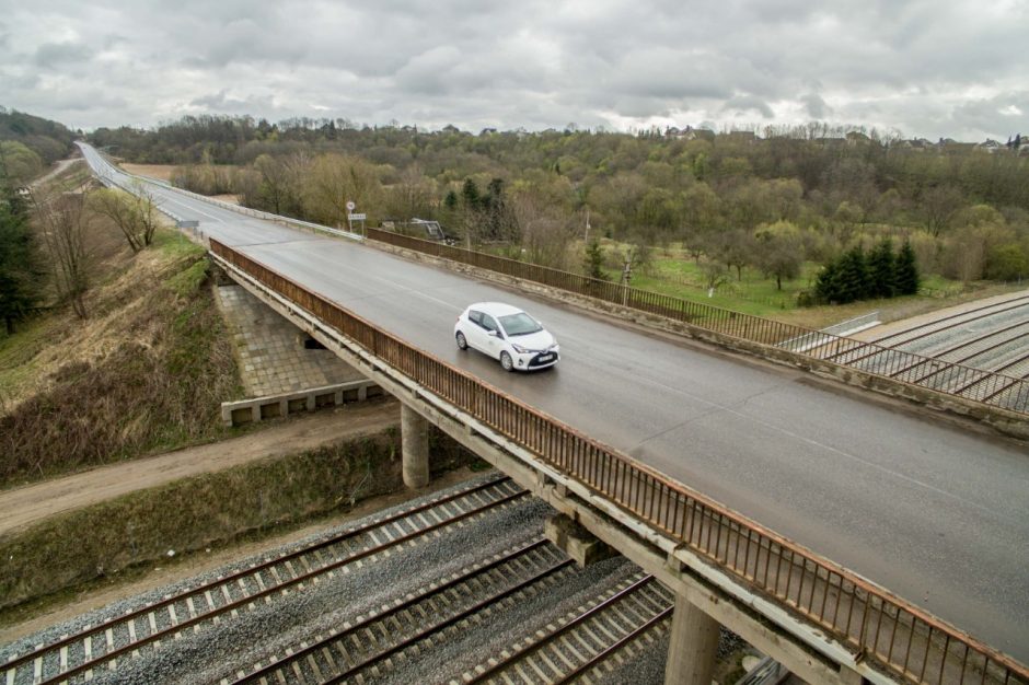 Kauno rajone kapitaliniam remontui uždaromas viadukas per geležinkelį