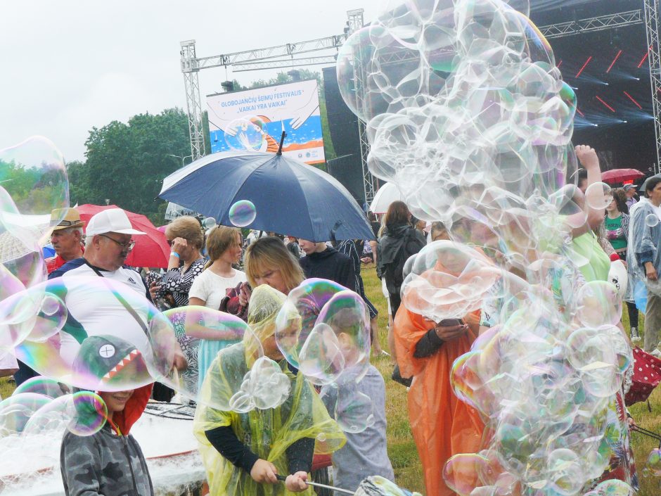 Festivalio šviesa – nuoširdžios vaikų šypsenos