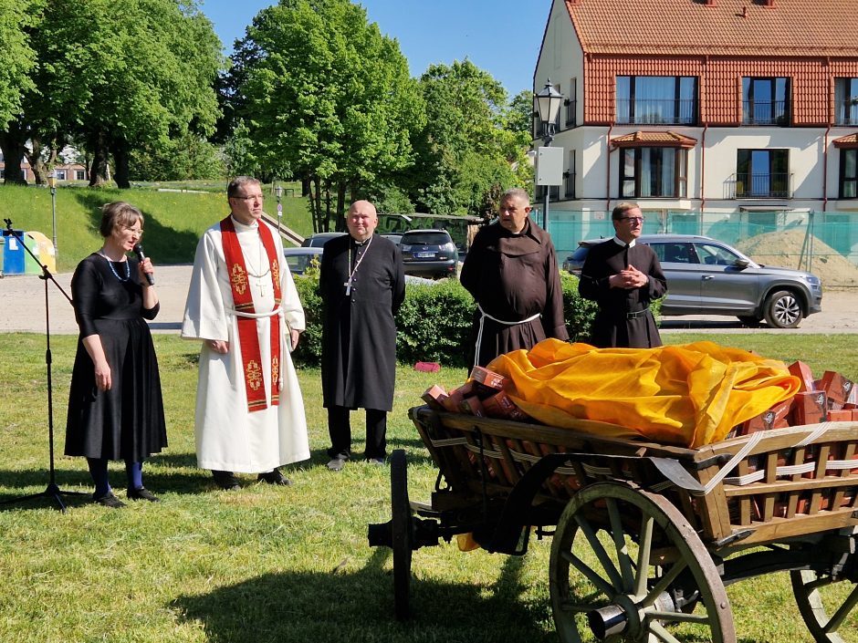 Atkurta Šv. Jono bažnyčioje kabojusi istorinė atminimo lenta