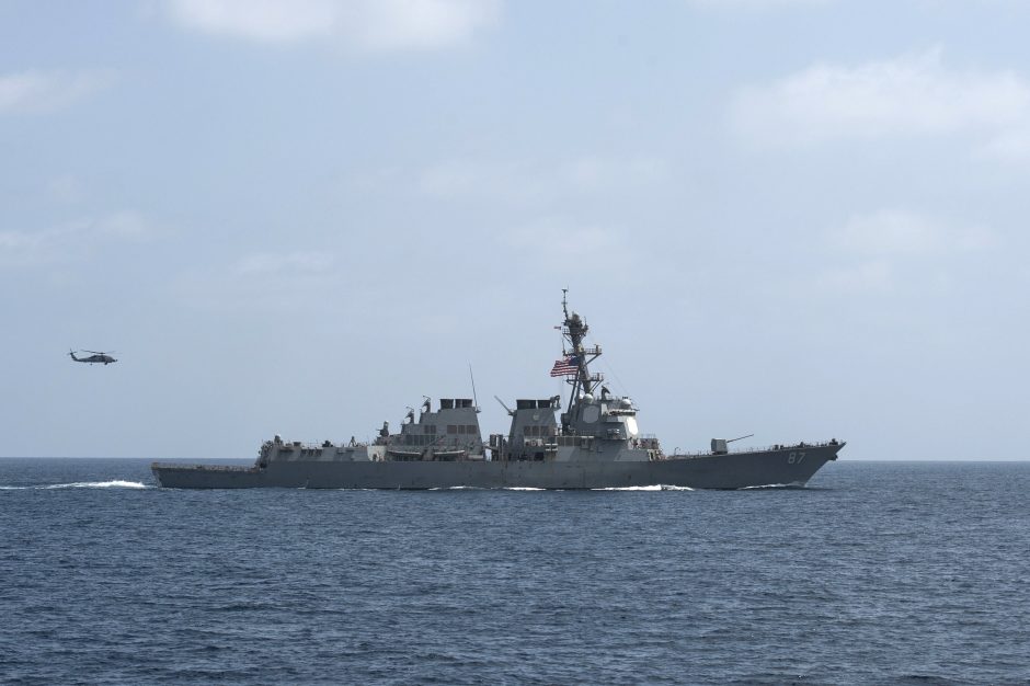 JAV karo laivas vėl tapo iš Jemeno paleistos raketos taikiniu