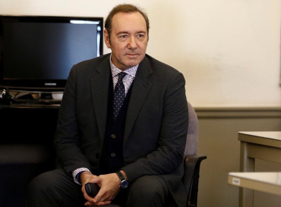 K. Spacey nurodyta nesiartinti prie savo kaltintojo