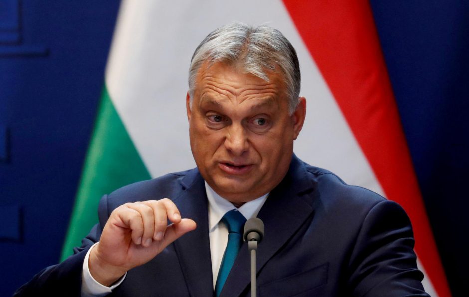Vengrijos vyriausybė V. Orbanui suteiktus specialius įgaliojimus atšauks birželį