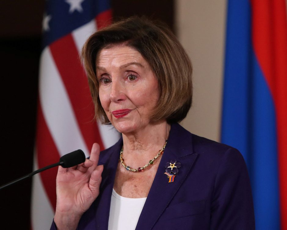 N. Pelosi pasitrauks iš demokratų vadovų, respublikonams perėmus Atstovų Rūmų kontrolę