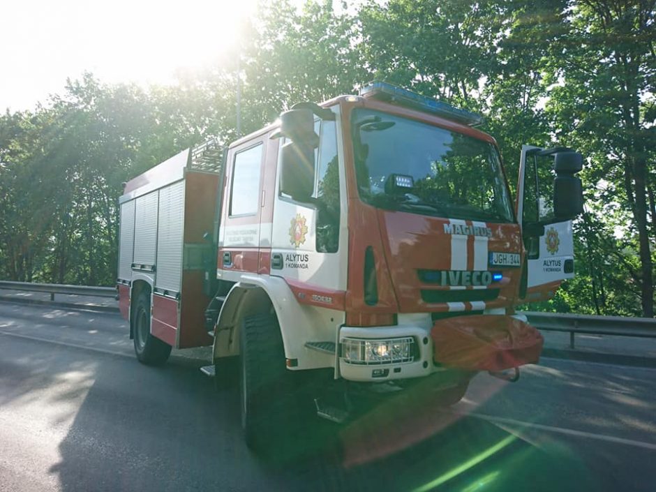 Alytuje dėl trijų automobilių avarijos uždarytas A. Juozapavičiaus tiltas