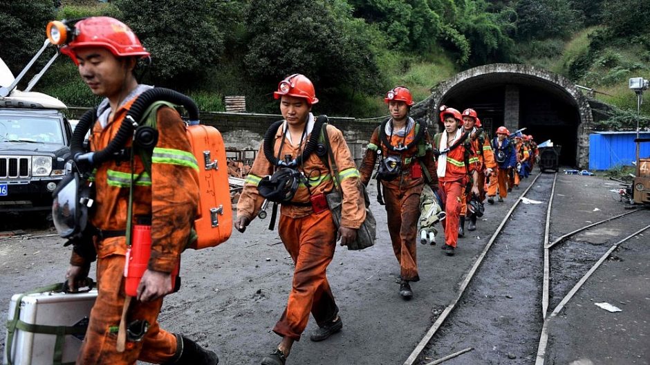 Kinijoje per sprogimą anglių kasykloje žuvo 21 žmogus