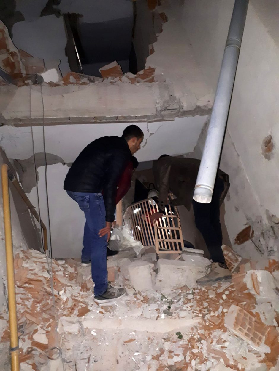 Turkijos rytus supurtė 6,8 balo žemės drebėjimas