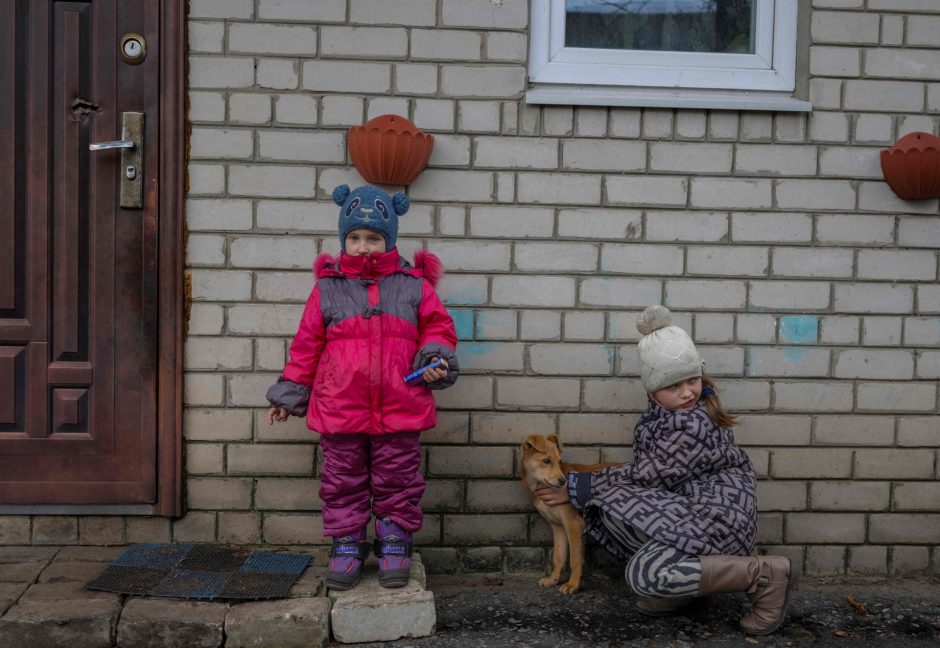Ukraina: iš Rusijos kontroliuojamų teritorijų grįžo 10 vaikų
