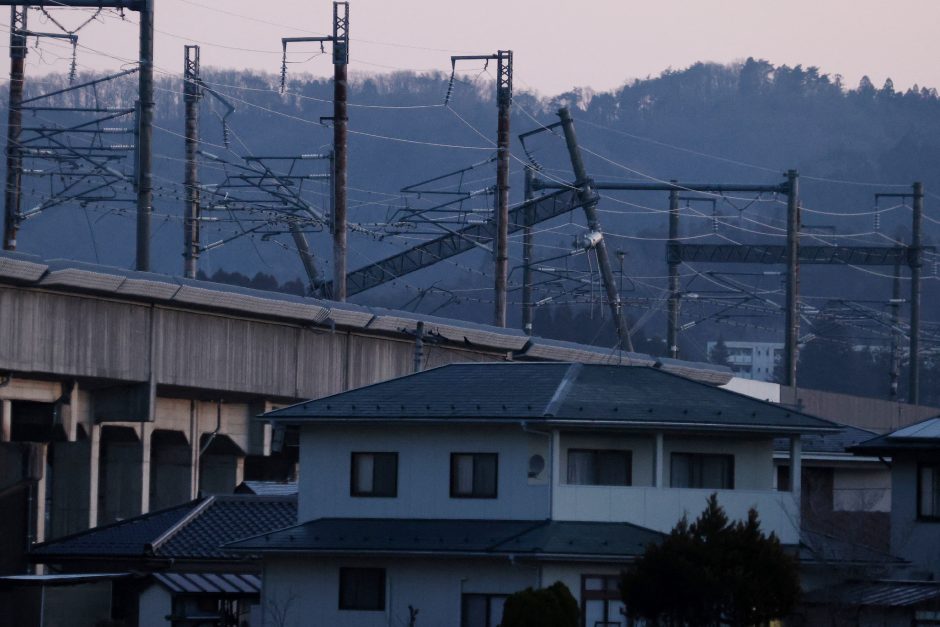 Stipraus žemės drebėjimo supurtytoje Japonijoje atšauktas cunamio pavojus