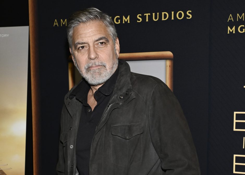Aktorius, demokratų rėmėjas G. Clooney paragino J. Bideną pasitraukti iš rinkimų