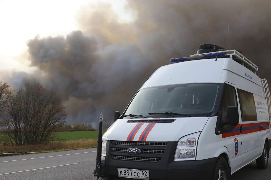 Rusija suvaldė šaudmenų saugykloje išplitusį gaisrą