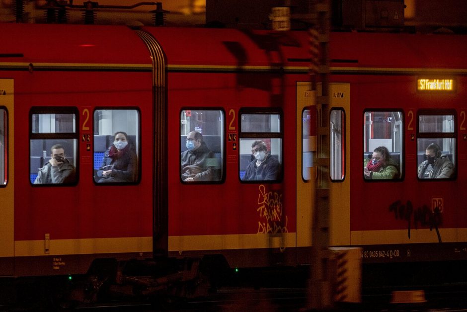 ES bando užkirsti kelią chaosui prie sienų