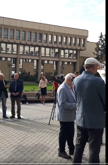 Prie Seimo įvyko tautininkų mitingas: ragino organizuoti referendumus dėl partnerystės