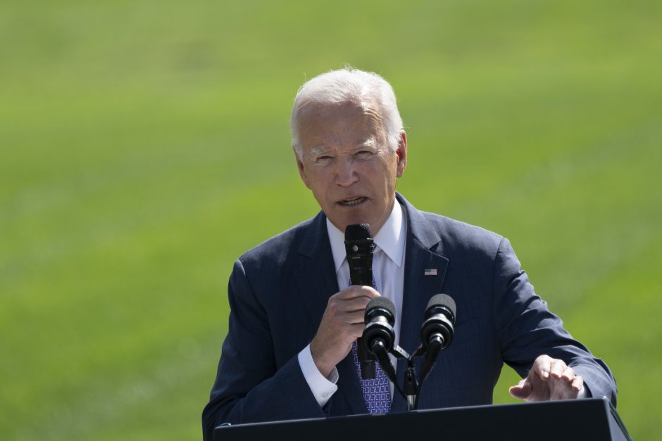 J. Bidenas JAV sąjungininkes ragina remti Ukrainą