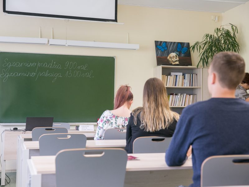 NŠA: tarpiniame fizikos žinių patikrinime mokiniai vidutiniškai surinko apie pusę taškų