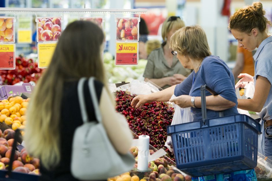 Tyrimas: lietuviai valgo sveikiau, bet tik darbo dienomis