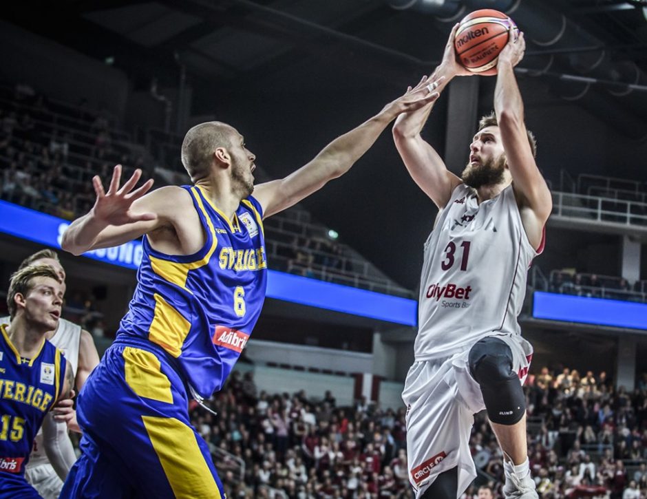 Latvijos krepšininkai pasaulio čempionato atrankoje įveikė švedus