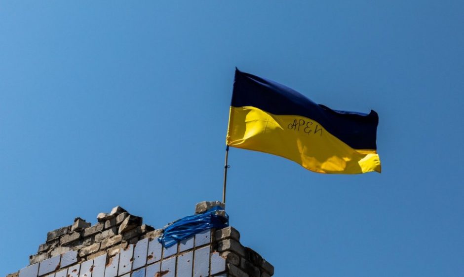 Rusijoje vyrui už Ukrainos vėliavos spalvomis nudažytus plaukus skirta bauda 