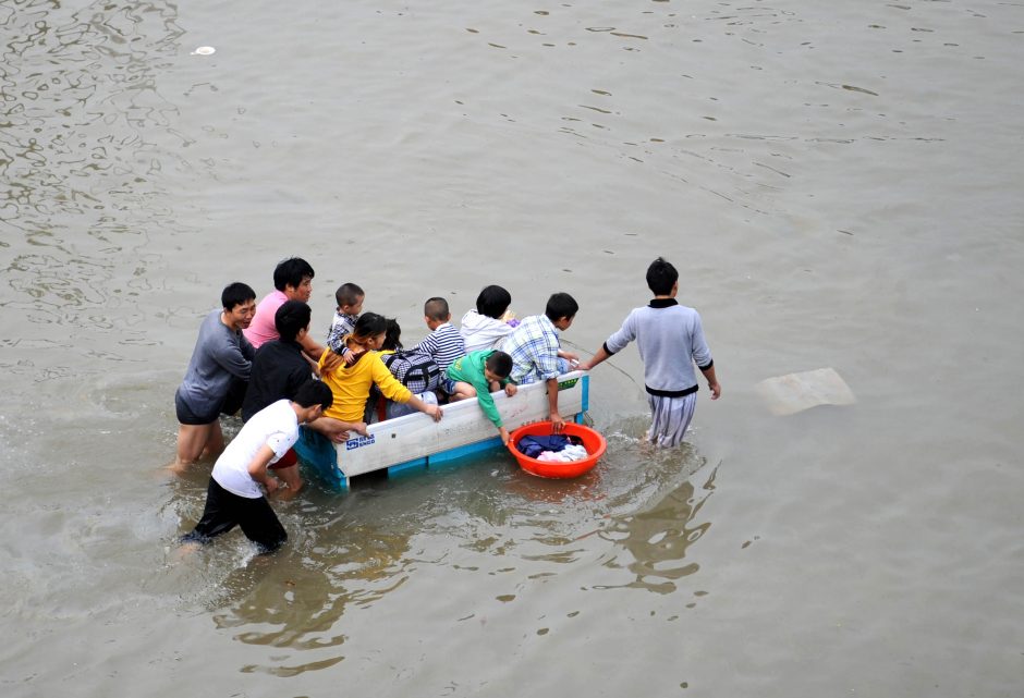 Taifūnas „Fitow“ Kinijos rytuose nusinešė 10 gyvybių