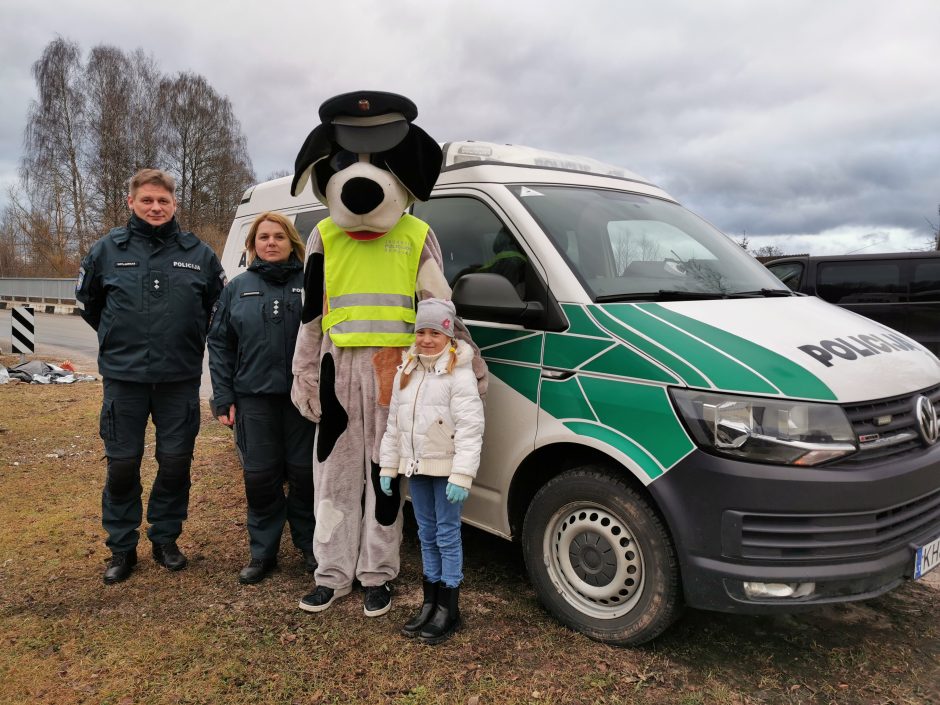 Pareigūnai su Amsiumi aplankė septynmetę policijos gerbėją