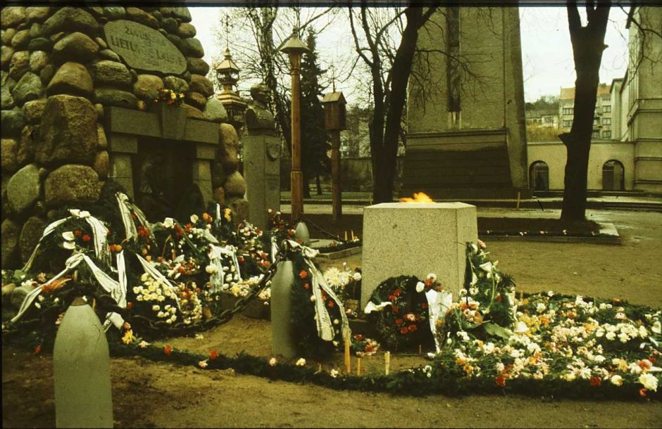 Karo muziejaus sodelyje – vienintelis Lietuvoje Nežinomo kareivio kapas