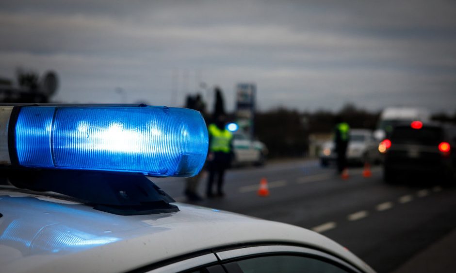 Šiaulių rajone krovininis automobilis mirtinai sužalojo ant kelio buvusį vyrą