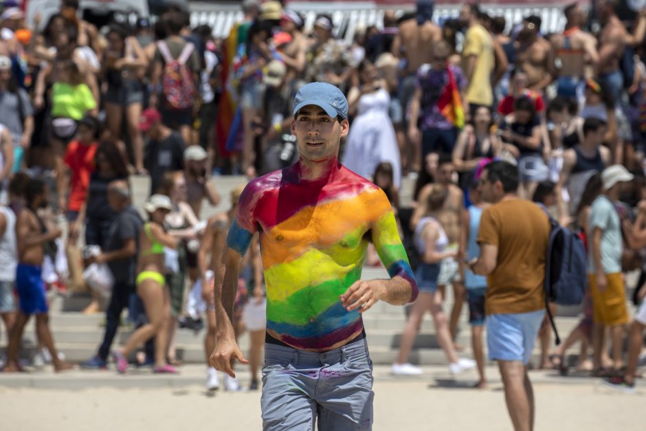 Dešimtys tūkstančių žmonių dalyvavo homoseksualų parade Tel Avive