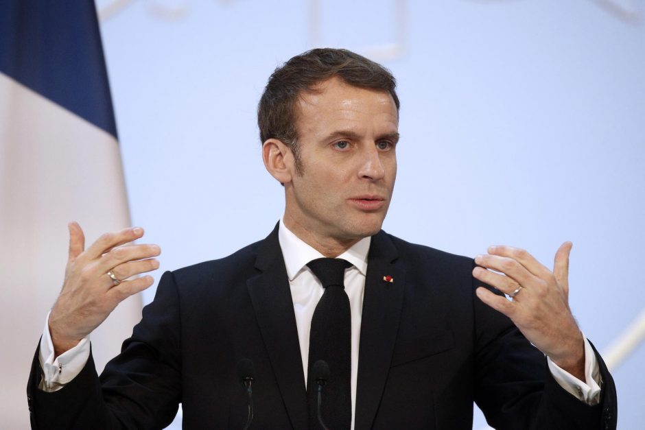 E. Macronas: kaltinimai Rusijai genocidu gali dar labiau įplieksti karą Ukrainoje