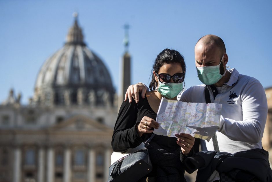 Vatikane bus pastatyti dozatoriai su dezinfekuojančiomis priemonėmis