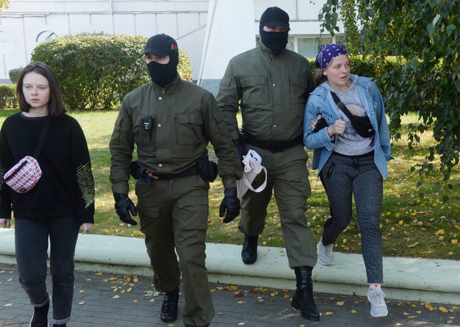 Per moterų protestus Minske sulaikytų beveik 40 dalyvių