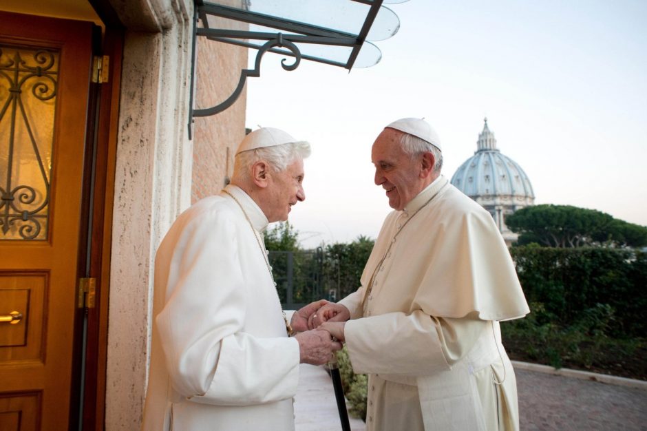 Po Benedikto XVI mirties prasideda naujasis Pranciškaus pontifikato etapas