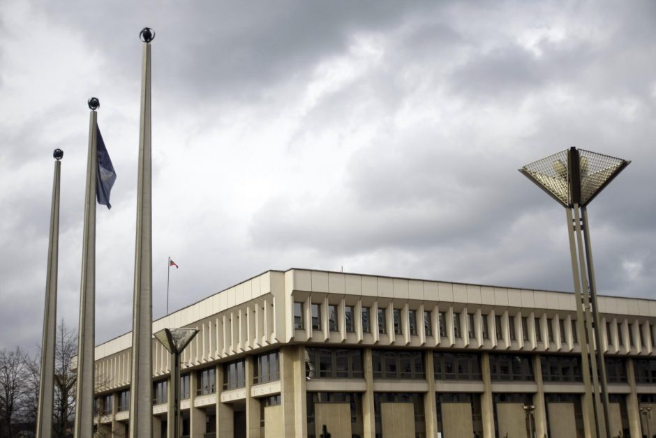 Politologai: Seimo pavasario sesijoje laukia nemažai populizmo