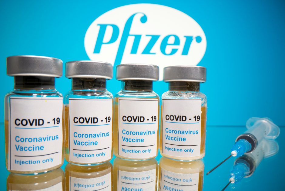 „Pfizer“: vakcinos nuo COVID-19 dozių pristatymas sausio pabaigoje sulėtės, vėliau bus spartesnis