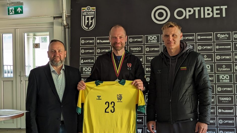 Žurnalistai išsiaiškino kas geriausiai žaidžia futbolą