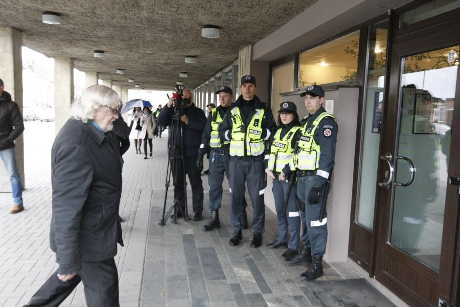 Klaipėdos apygardos teisme – antivalstybine veikla kaltinamų vyrų byla