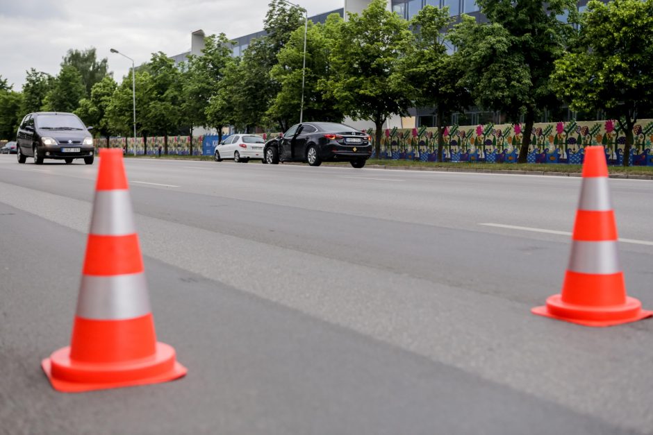 Jonavos gatvėje kraupiai sužalotas motociklininkas