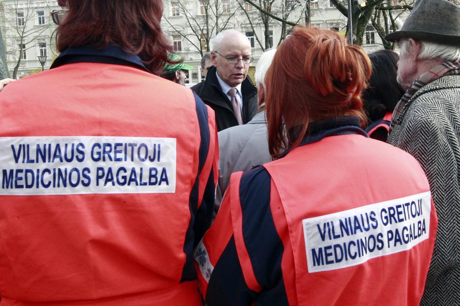 Prieš Bendrąjį pagalbos centrą kyla ir medikai 