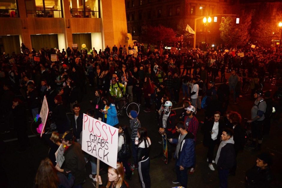 JAV ir toliau nerimsta protestai prieš D. Trumpą