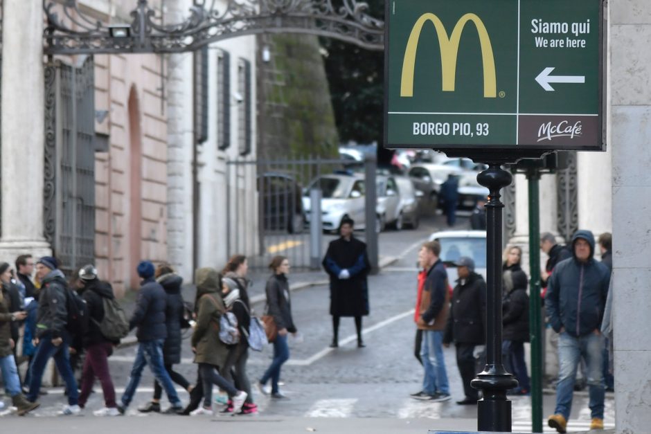 Prie Vatikano atidarytas „McDonald`s“ sulaukė kritikos